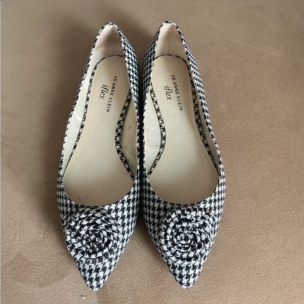 Anne Klein iFlex Women’s Flats – Size 8